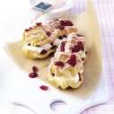 Éclairs met slagroom cranberry crème
